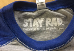 YOUTH - classic stay rad logo shirt - heather gray/royal baseball